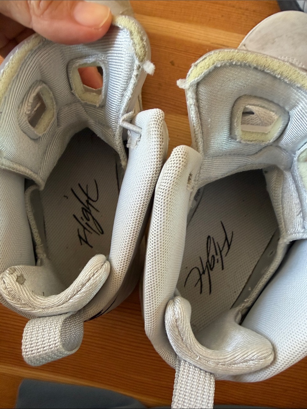 Bundle 2 pairs Nike air athletic court shoes - Picture 12 of 14